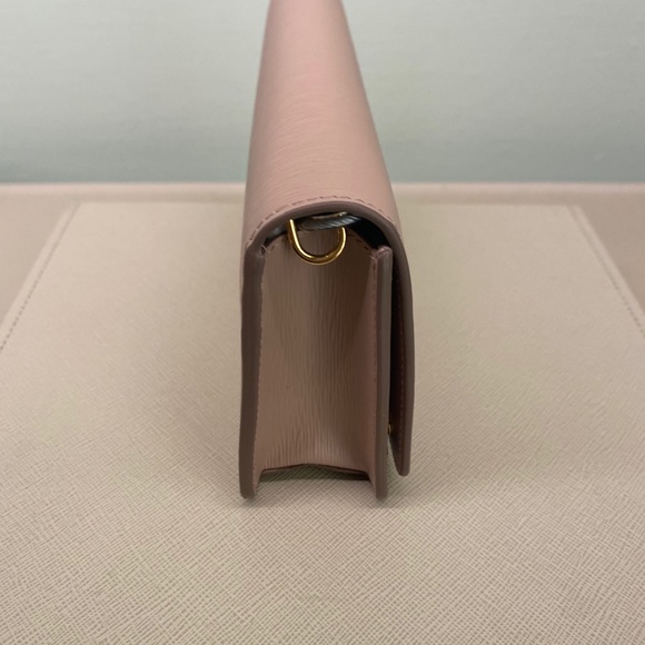 Small Prada crossbody/wallet on a chain - Picture 2 of 7